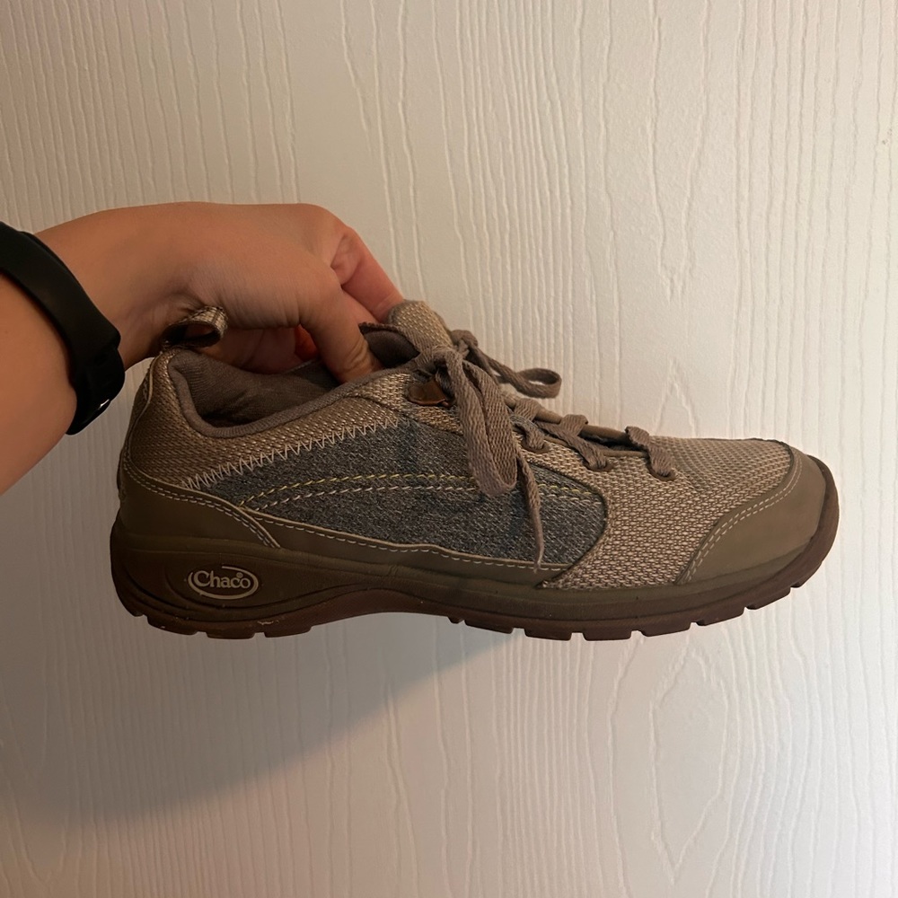 Women’s Chaco Hiking Shoe- Hiking Sneaker 6 1/2-7